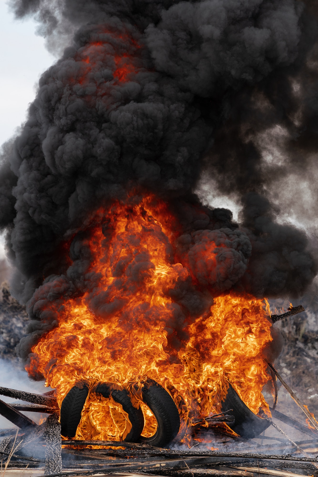 Brand med rök